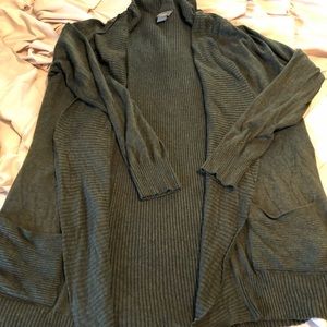 Naturals ( bass pro shop ) brand green cardigan